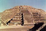 Mnens pyramide i Teotihuacn.